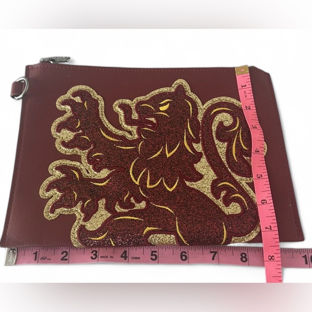 Danielle Nicole Harry Potter Gryffindor Red Crest Zip Clutch Cosmetic Pouch - Picture 9 of 11